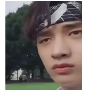 😐