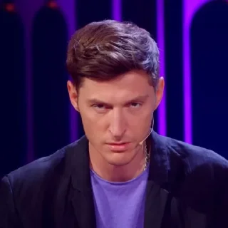 😠