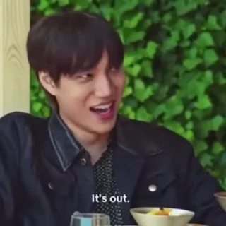 😂
