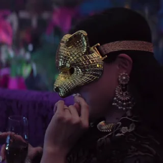 👑