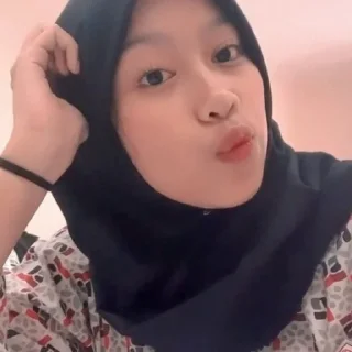 😗