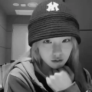 yeji | @y0urass1