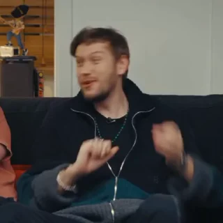 😜