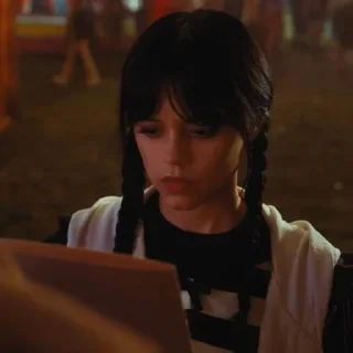 😐