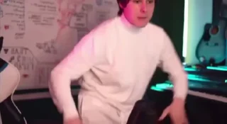 😳