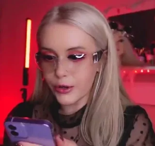 📱