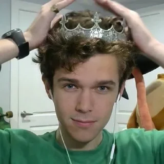 👑
