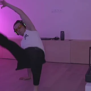 🕺
