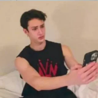 😨