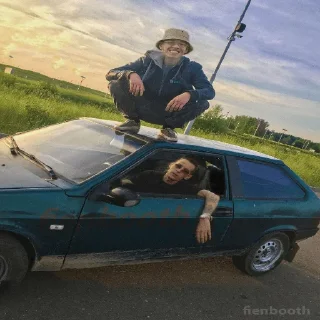 👬