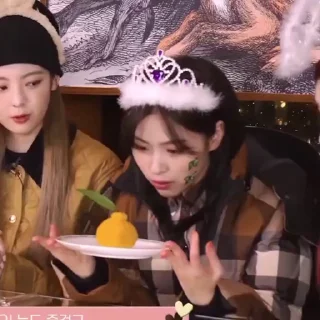 😮