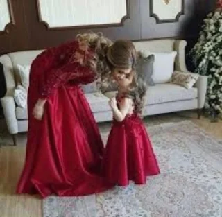 👩‍👧