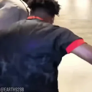 🕺