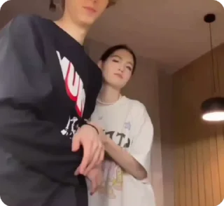 😡
