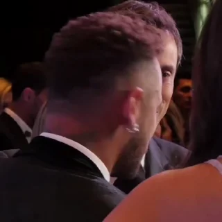 😐