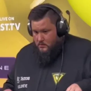 😥