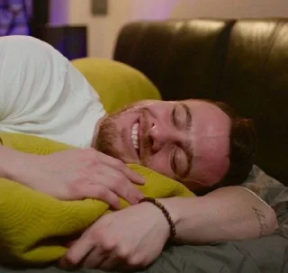 😴