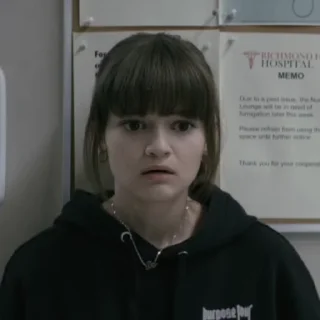 😥