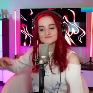 😠