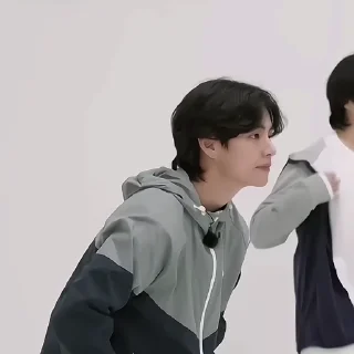 😐
