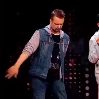 🕺