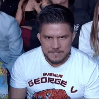 😠