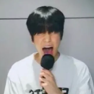😡