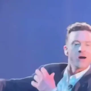 😀