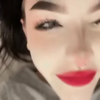 😨