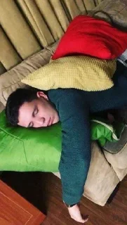 😴