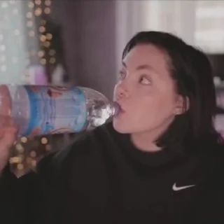 💦