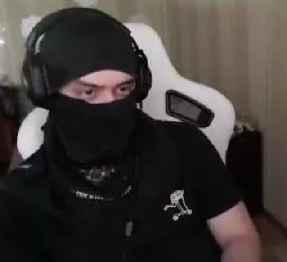 👹