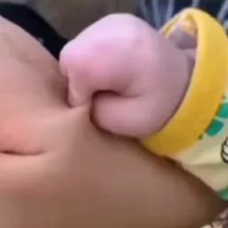😡
