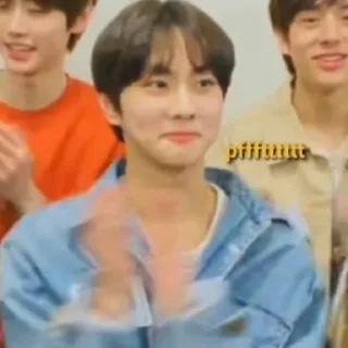 😽