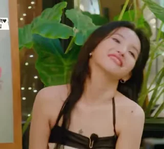 👩