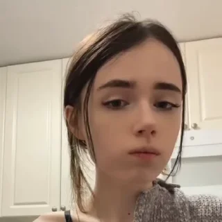 😨