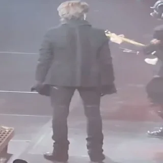 😐