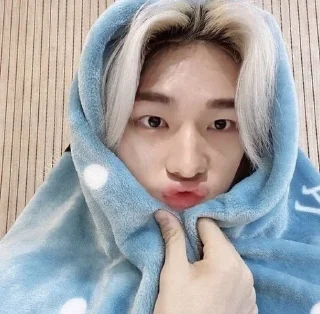 😗