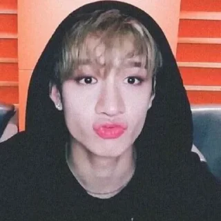 😗