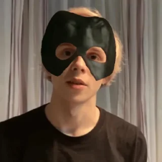 😈
