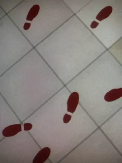 👣