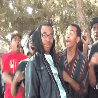 😱