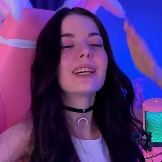 😘