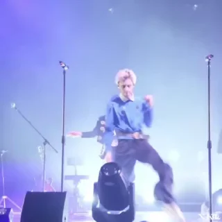 🕺