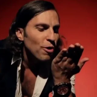 😘