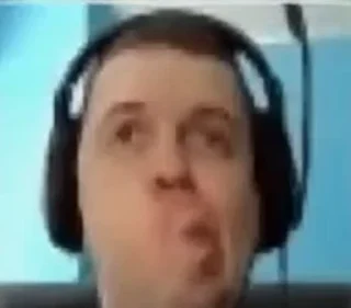 🤨