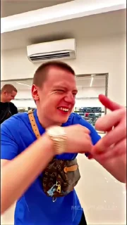 😁