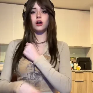 😷