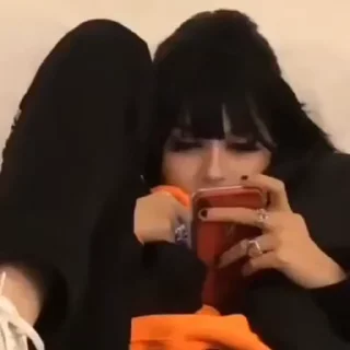 😐