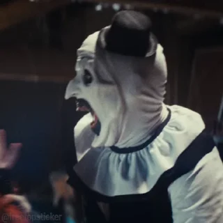 😠